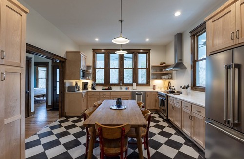Dickson House | Creek-side retreat in the woods, perfect for families seeking quality time