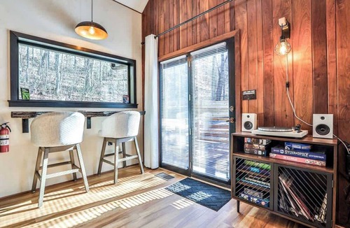 Sylva Cabin | Creekside Hideaway | Hot Tub Cedar Sauna Spa