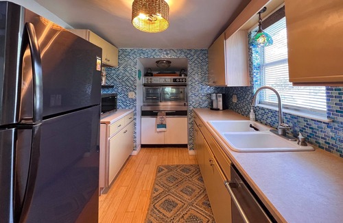 Crescent Beach Cottage | Crescent Beach Cottage | Dog-Friendly
