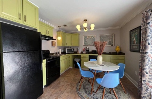 Highlands - Perkins Apartment | Cute 2 bedroom near LSU
