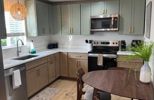 Sunrise Beach House | Cute cottage in Sunrise Beach