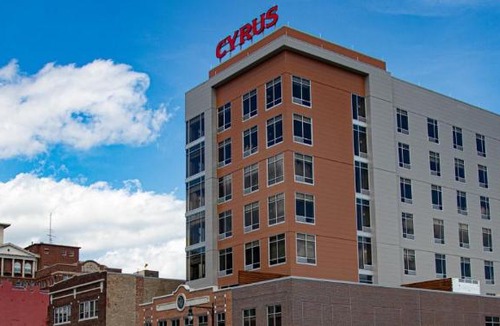 Downtown Hotel | Cyrus Hotel, Topeka, a Tribute Portfolio Hotel