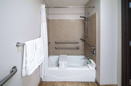 Baton Rouge Hotel | Days Inn by Wyndham Baton Rouge/I-10