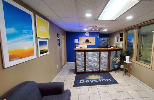 Monett Hotel | Days Inn by Wyndham Monett