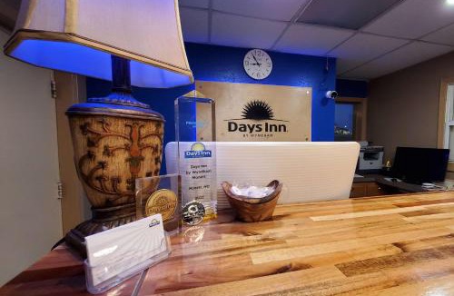 Monett Hotel | Days Inn by Wyndham Monett