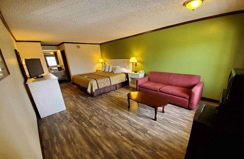 Monett Hotel | Days Inn by Wyndham Monett