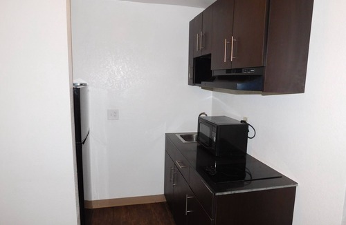 Oklahoma City Hotel | Days Inn by Wyndham Oklahoma City NW Expressway