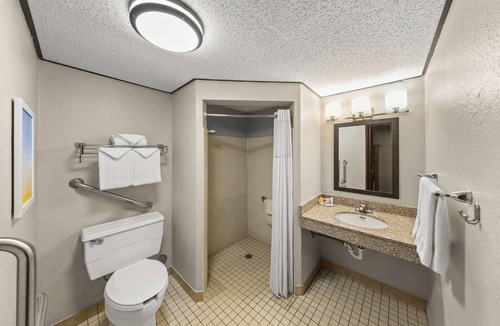 Winona Hotel | Days Inn by Wyndham Winona