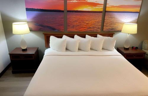 Stevens Point Hotel | Days Inn & Suites by Wyndham Stevens Point