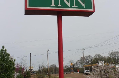 Adamsville Hotel | Deerfield Inn