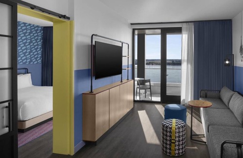 Downtown Memphis Hotel | Delightful hotel suites in Memphis with fitness room and AC