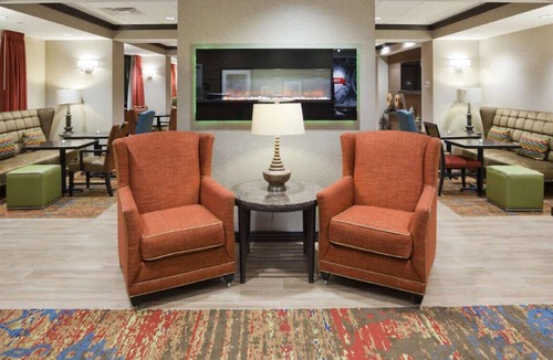 Roseville House | Deluxe & Cozy Room! An Oasis of Comfort & Elegance