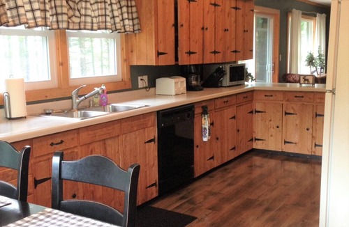 Mikana Cabin | Discover Lone Pine: The Perfect Space for Families