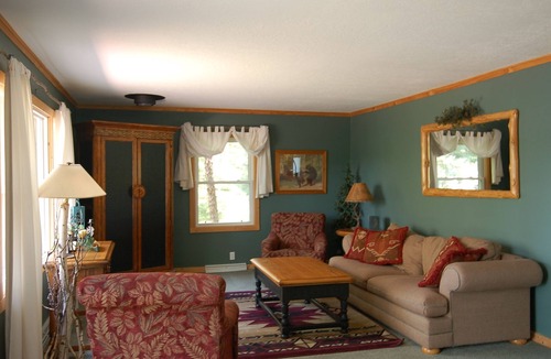 Mikana Cabin | Discover Lone Pine: The Perfect Space for Families