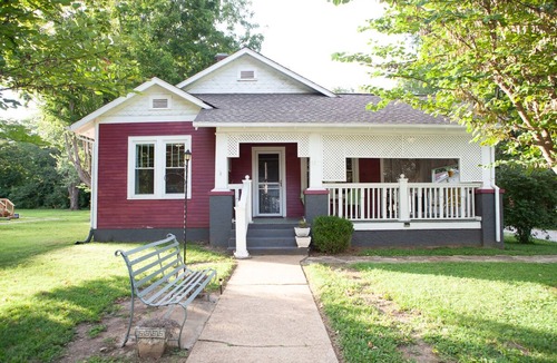 McMinnville House | Discover the Beauty of TN from Eclectic Comfort