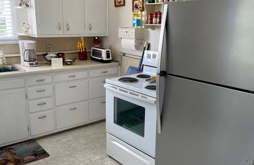 Randolph House | Doc's Hideaway, a Pet Friendly Home Near Manhattan