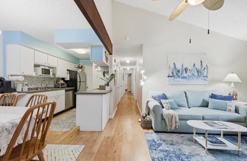 Fernandina Beach Apartment | Dog Friendly Forest Ridge Condo Close to Beach