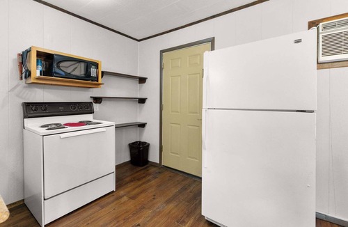Jenkins Cabin | Dogwood Cabin - Lakefront on Table Rock Lake