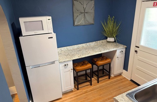 Hermann Apartment | Downtown Hermann Small Batch Suite with Sidewalk Swagger at Lionheart Distillery