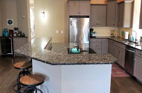 Historic Downtown La Crosse Apartment | Downtown La Crosse Loft: Modern Comfort & Style