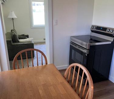 Livingston House | Downtown Livingston Retreat