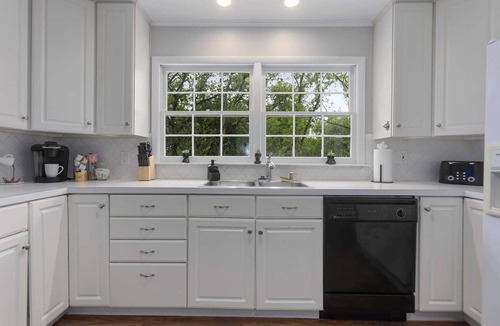 Lee's Summit House | Downtown LS | 4 Kings | Near Major international sporting event KC