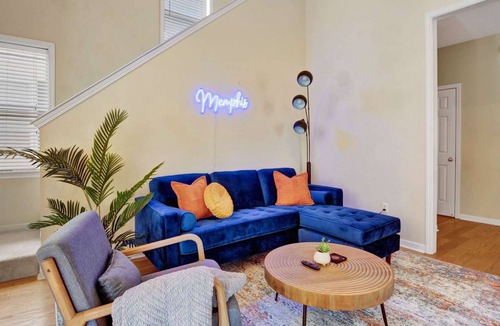 Memphis House | Downtown River Gem - Scenic Patio
