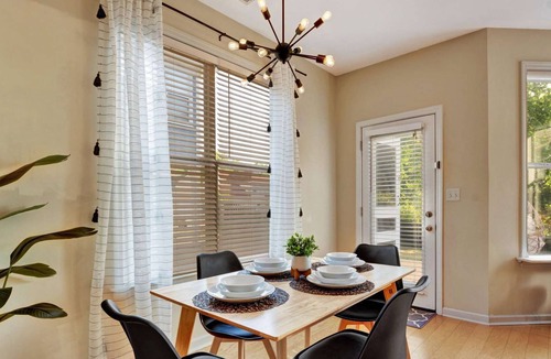 Memphis House | Downtown River Gem - Scenic Patio