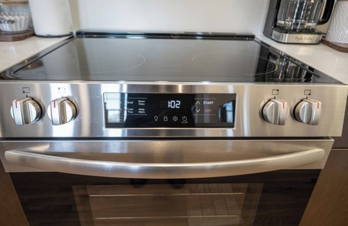 Haynes Area House | Downtown Views Rooftop Hot Tub Sleeps 18 - Holiday Home