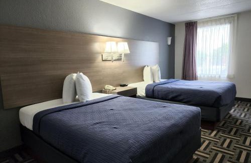 Hendersonville Hotel | Drakes Creek Inn