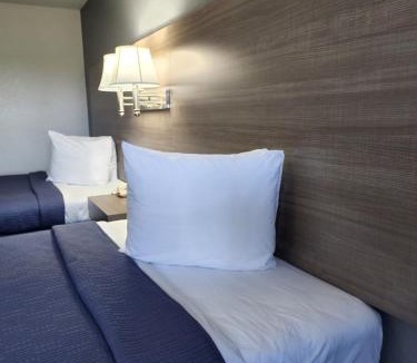 Hendersonville Hotel | Drakes Creek Inn