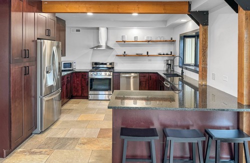 Otoe County House | DREAM Rural Barn House - BB Court, Hot Tub, Beach & Pond, Fire Pits - Renovated!