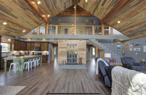 Glenwood Cabin | Dreamweaver on the Caddo!