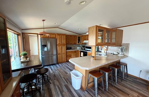 Lansing Cottage | Eagles View Cottage- w/hot tub