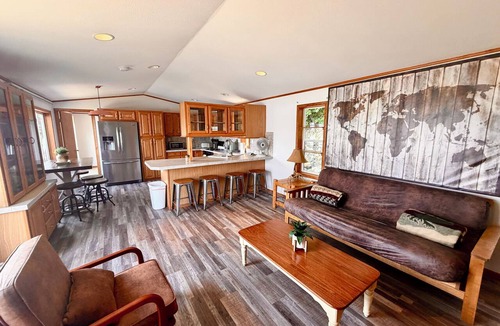 Lansing Cottage | Eagles View Cottage- w/hot tub