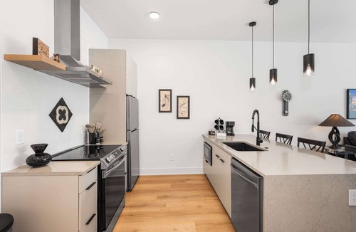 Inglewood Condo | East Nash Condo for 4 with Public Rooftop Near DT!