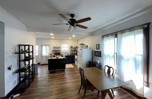 Greenwood House | East Nashville Cozy and Convenient - Spring Fun!