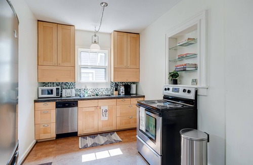 East Nashville House | East Nashville Hang: 3 BR, 1 Bath Hangout, Walkable to Restaurants, Coffee Shops