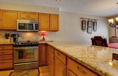 Eagle-Vail House | Eclectic Eagle-Vail Condo: 2 Miles to Beaver Creek
