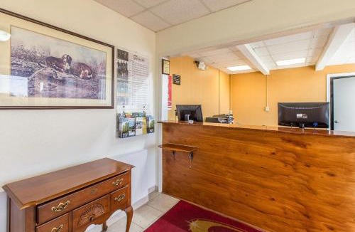 Thomasville Cabin | Econo Lodge Thomasville