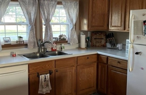 Americus House | Edge of Town Country Feel, Minutes from Emporia