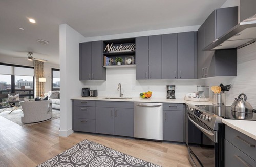 West End Condo | Elegant Corner Penthouse with Private Balcony, Skyline Views, Pool, and Gym