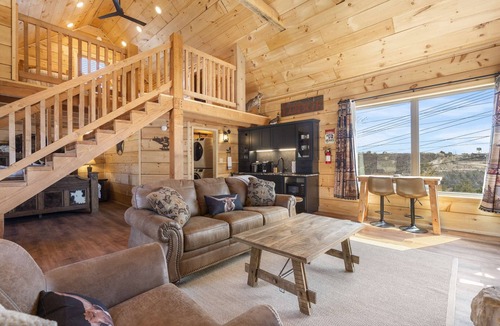 Branson Cabin | Elk Lodge – Cabin for 4!
