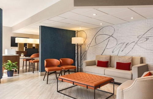 Overland Park Hotel | Embassy Suites by Hilton Kansas City Overland Park