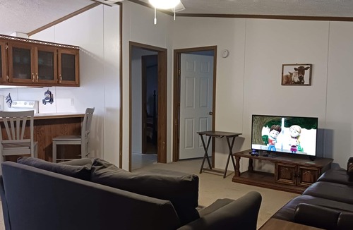 Mineral Point House | Entire 3 Bedroom House + Huge Wooded Yard