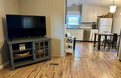 Gallatin House | Entire Lakeside Home Walk to Marina & Bar & Grill- 2 bedroom 1 bath