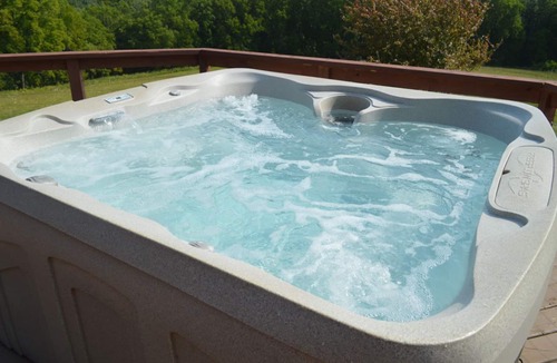 Ferryville Cabin | Escape to The Pines, the perfect destination for romance, seclusion & relaxation