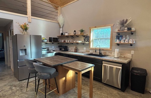 Salem House | Escape to your own secluded cabin retreat near Montauk State Park