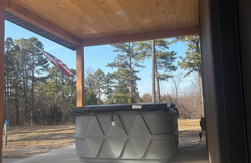 Salem House | Escape to your own secluded cabin retreat near Montauk State Park