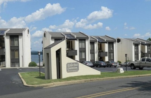Hot Springs Condo | Exceptional Lakefront Sanctuary *Please check reviews - Most requested returns*